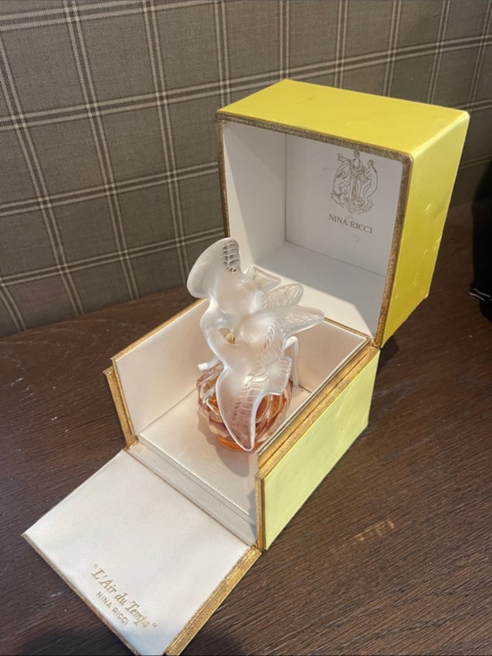 L’Air du Temp Nina Ricci perfume